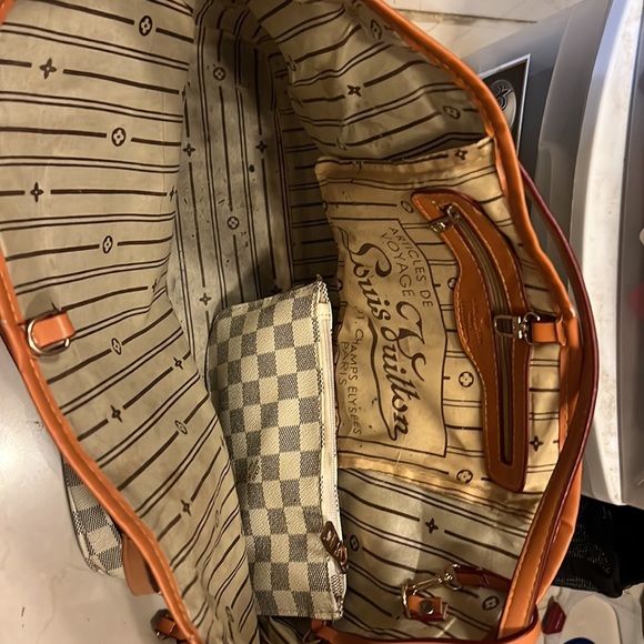 Meet your Posher, Roxanna - Picture 3 of 3